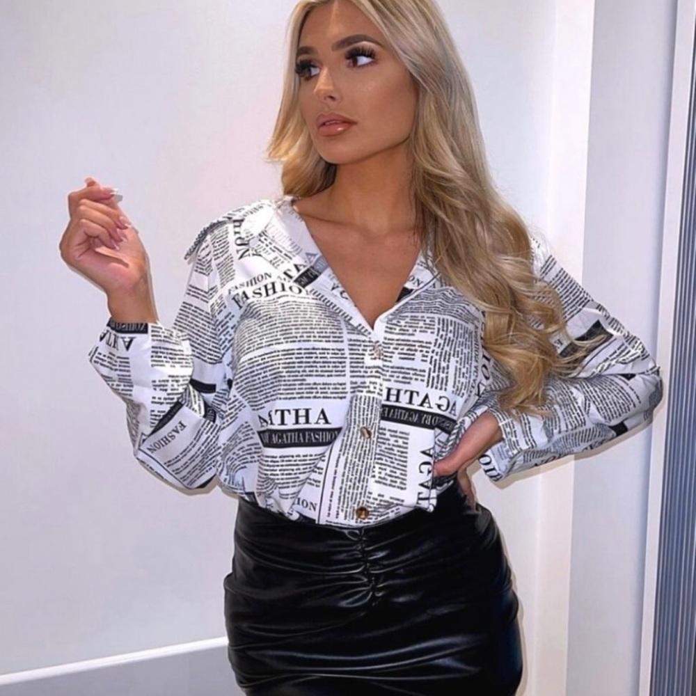 Graphic long sleeves top